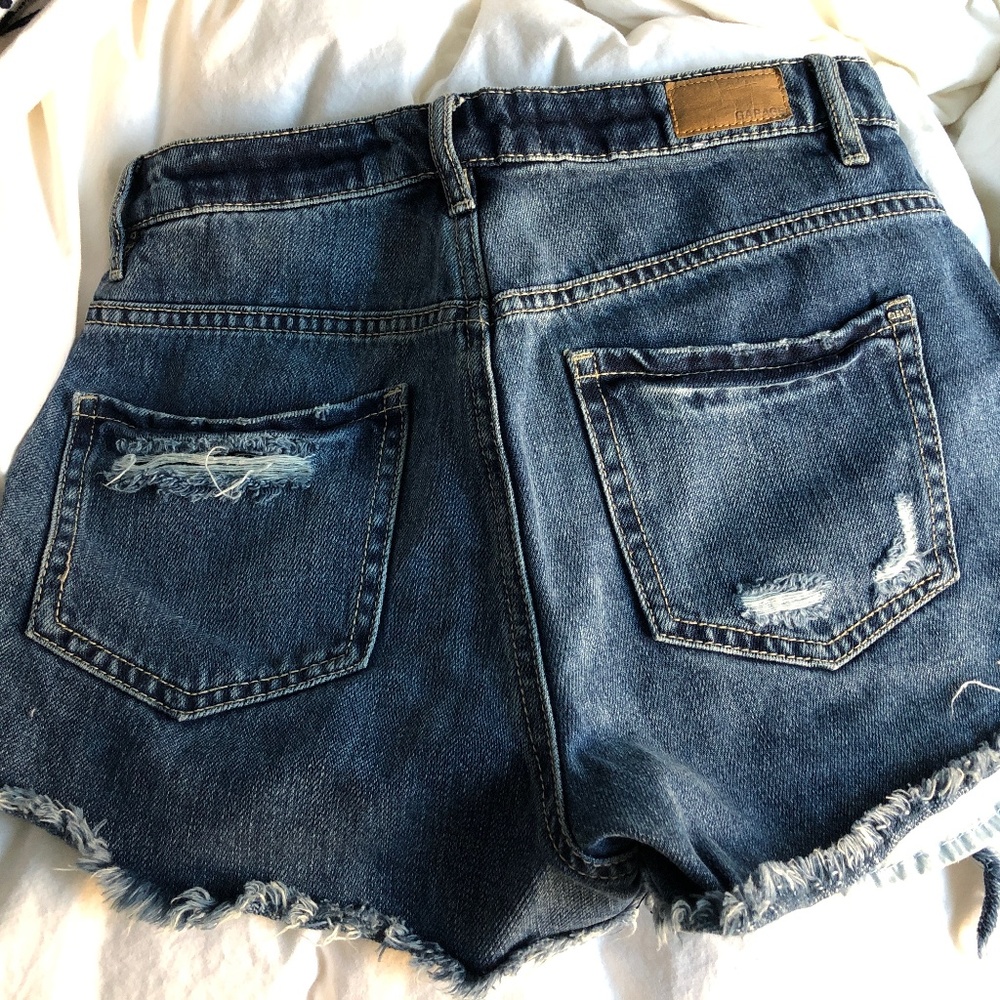 DISTRESSED HIGH RISE JEAN SHORTS - Picture 2 of 3